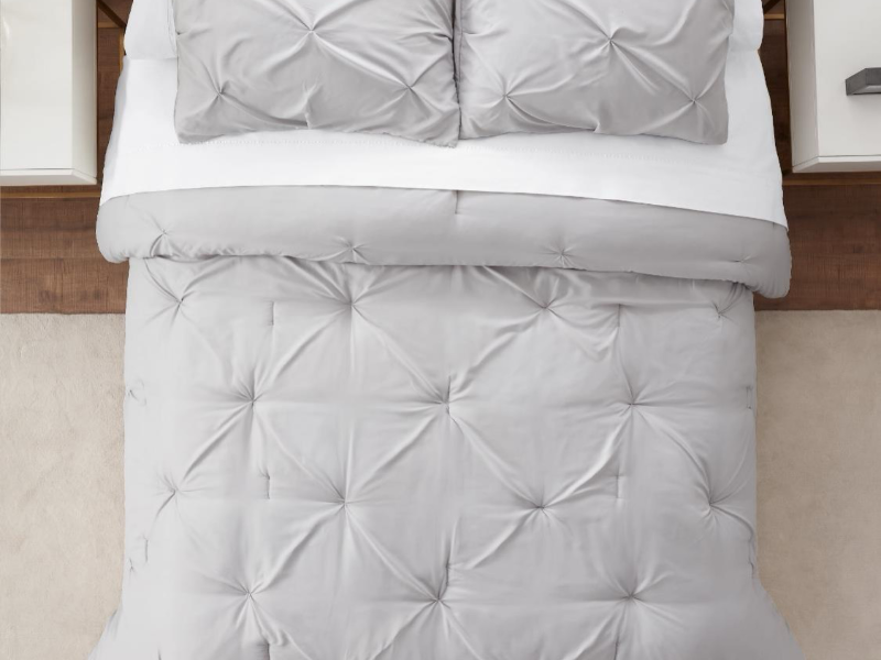 Design 6 — Microfiber, 90 GSM comforters manufactured by Royal Mills, India