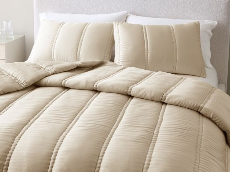 Design 9 — Microfiber, 90 GSM comforters manufactured by Royal Mills, India