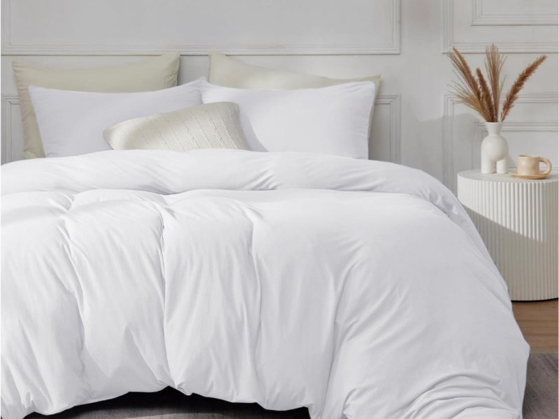 Design 4 — Microfiber, 90 GSM comforters manufactured by Royal Mills, India